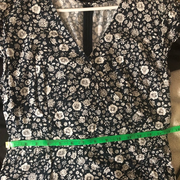 J. Crew Faux Wrap Floral Ruffle Mini Dress Size 4 - Picture 4 of 6